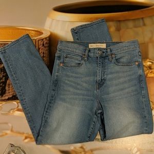 Cute high waisted gap jeans 👖